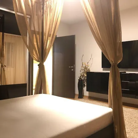 Apart Orion Mamaia *